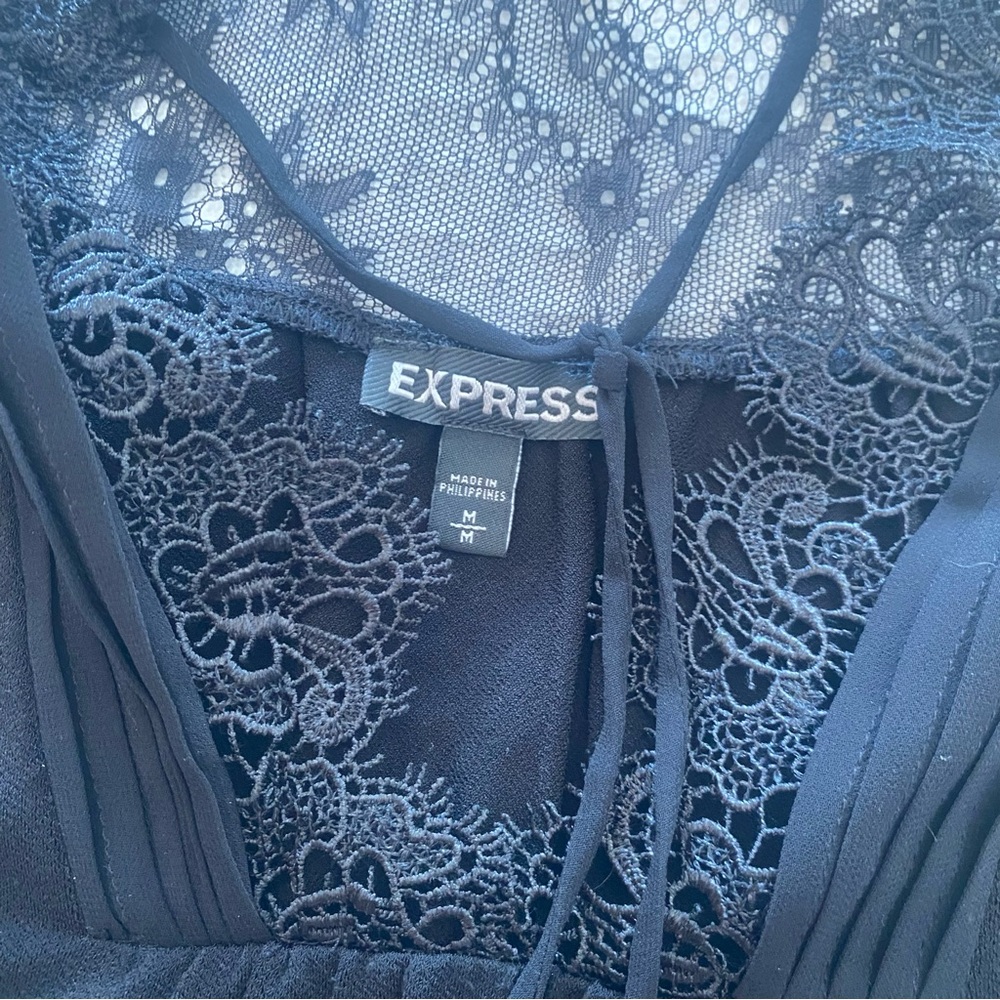 Express Black Lace detail sleeveless top size Medium - Picture 2 of 7